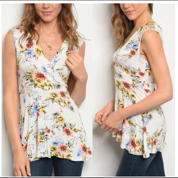 Tops - Wildflower print Sleeveless V-neck  Jersey top
